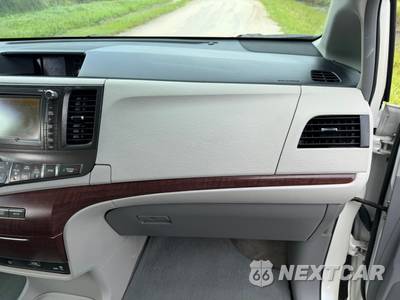 2012 Toyota Sienna Limited 7-Passenger 119.3" WB - zdjęcie 39 z 58 - miniatura
