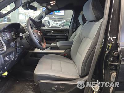 2023 Ram 1500 Big Horn Crew Cab Short Bed - zdjęcie 7 z 20 - miniatura