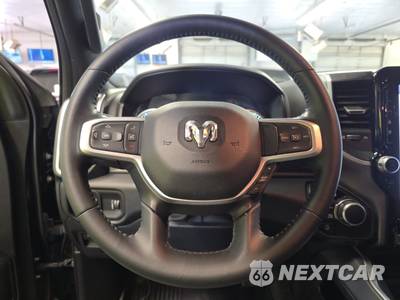 2023 Ram 1500 Big Horn Crew Cab Short Bed - zdjęcie 10 z 20 - miniatura