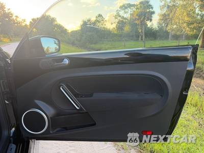 2014 Volkswagen Beetle R-Line Hatchback - zdjęcie 21 z 42 - miniatura