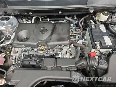 2021 Toyota RAV4 XLE - zdjęcie 12 z 18 - miniatura