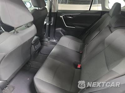 2021 Toyota RAV4 XLE - zdjęcie 10 z 18 - miniatura