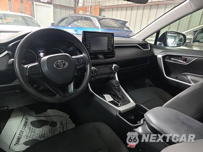 2021 Toyota RAV4 XLE - zdjęcie 8 z 18 - miniatura