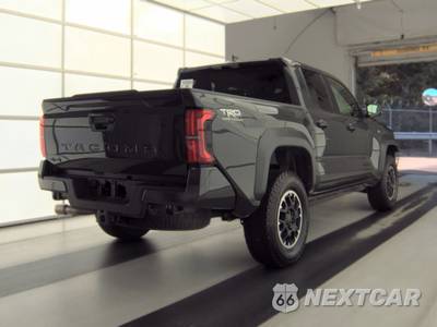 2026 Toyota Tacoma TRD Off-Road Crew Cab Medium Bed - zdjęcie 4 z 20 - miniatura