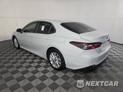 2024 Toyota Camry LE - zdjęcie 6 z 17 - miniatura