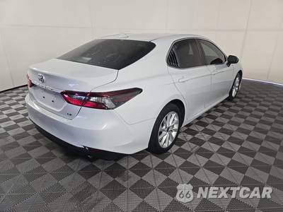 2024 Toyota Camry LE - zdjęcie 4 z 17 - miniatura