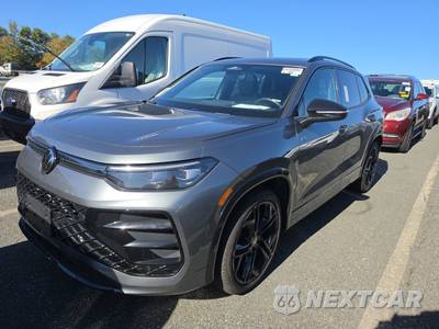 2026 Volkswagen Tiguan SE R-Line Black - zdjęcie 1 z 19 - miniatura