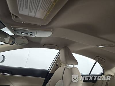 2021 Toyota Camry Hybrid LE - zdjęcie 14 z 17 - miniatura
