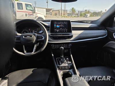 2025 Jeep Compass Latitude - zdjęcie 16 z 27 - miniatura