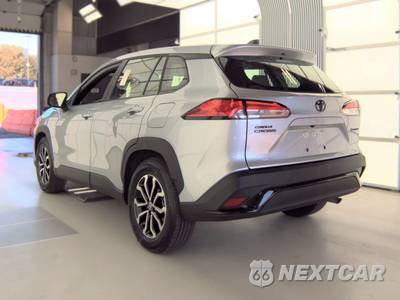 2025 Toyota Corolla Cross Hybrid S - zdjęcie 6 z 32 - miniatura