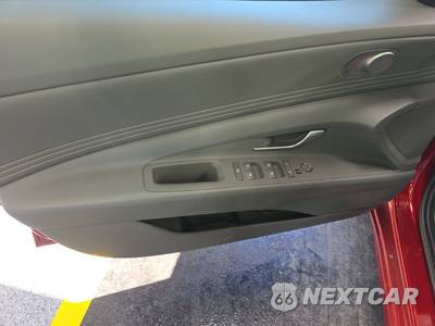 2025 Hyundai Elantra SEL Sport - zdjęcie 9 z 18 - miniatura