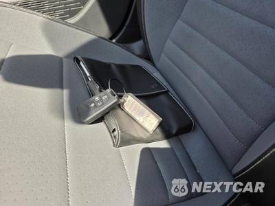 2025 Volkswagen Jetta SE - zdjęcie 2 z 26 - miniatura