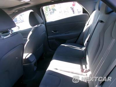 2025 Hyundai Elantra SEL Convenience - zdjęcie 6 z 27 - miniatura