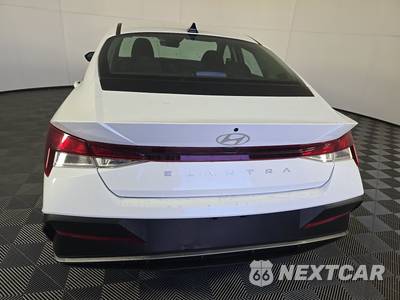 2024 Hyundai Elantra SE - zdjęcie 5 z 17 - miniatura