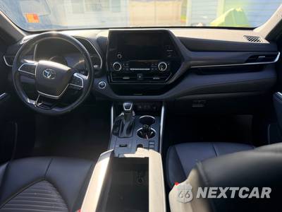 2024 Toyota Highlander XSE - zdjęcie 12 z 16 - miniatura