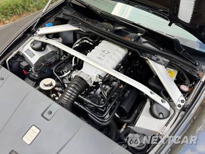 2013 Aston Martin V8 Vantage Convertible - zdjęcie 48 z 69 - miniatura