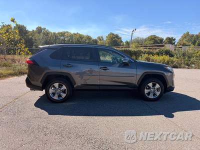 2024 Toyota RAV4 Hybrid LE - zdjęcie 4 z 29 - miniatura