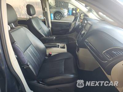 2013 Chrysler Town & Country Touring L 121.2" WB - zdjęcie 8 z 40 - miniatura
