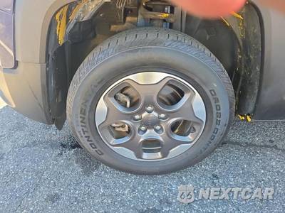 2016 Jeep Renegade Sport - zdjęcie 8 z 21 - miniatura