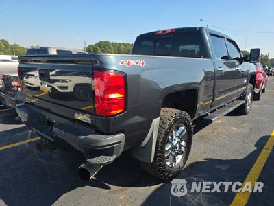 2017 Chevrolet Silverado 2500HD High Country Crew Cab Medium Bed - zdjęcie 4 z 23 - miniatura