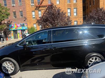 2025 Chrysler Pacifica Select 121.6" WB - zdjęcie 8 z 25 - miniatura