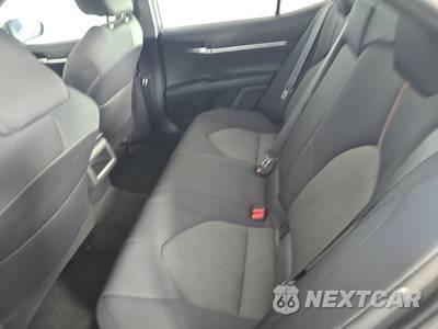 2019 Toyota Camry Hybrid LE - zdjęcie 13 z 17 - miniatura
