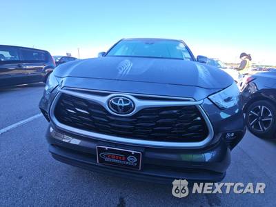 2021 Toyota Highlander LE - zdjęcie 2 z 31 - miniatura