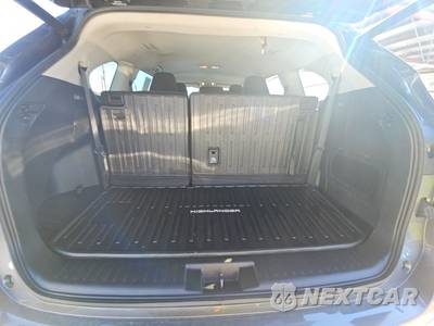 2021 Toyota Highlander LE - zdjęcie 18 z 31 - miniatura