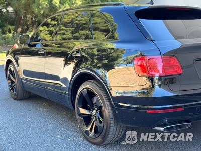 2017 Bentley Bentayga First Edition W12 - zdjęcie 17 z 73 - miniatura