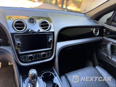 2017 Bentley Bentayga First Edition W12 - zdjęcie 30 z 73 - miniatura