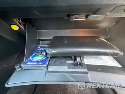 1996 Ford Mustang SVT Cobra Coupe - zdjęcie 26 z 32 - miniatura