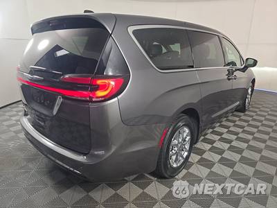 2023 Chrysler Pacifica Touring L 121.6" WB - zdjęcie 4 z 18 - miniatura