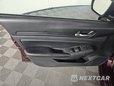 2024 Nissan Altima SV - zdjęcie 9 z 17 - miniatura