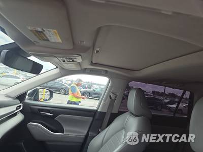 2021 Toyota Highlander XLE - zdjęcie 20 z 23 - miniatura