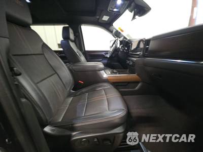 2024 Chevrolet Silverado 3500HD High Country Crew Cab Medium Bed 3LZ - zdjęcie 8 z 32 - miniatura
