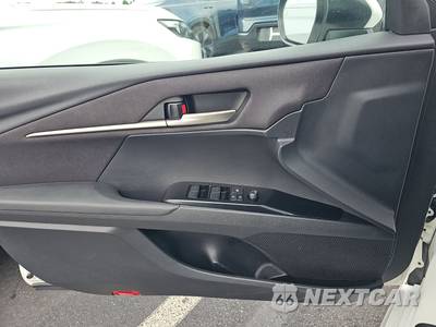 2025 Toyota Camry LE - zdjęcie 9 z 48 - miniatura