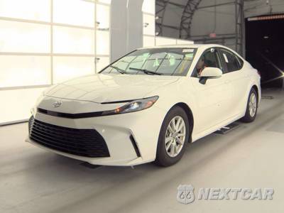 2025 Toyota Camry LE - zdjęcie 1 z 48 - miniatura