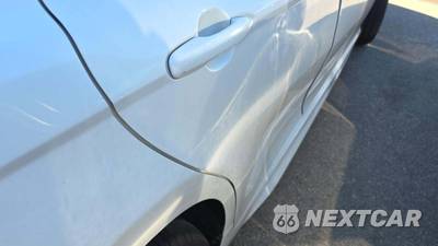 2018 Toyota Camry XSE - zdjęcie 28 z 38 - miniatura