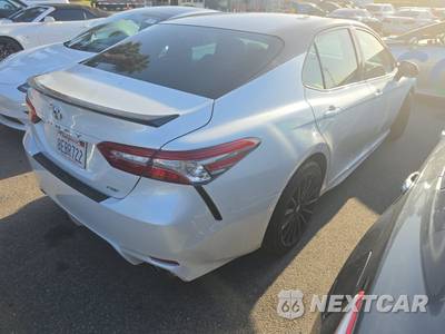 2018 Toyota Camry XSE - zdjęcie 4 z 38 - miniatura