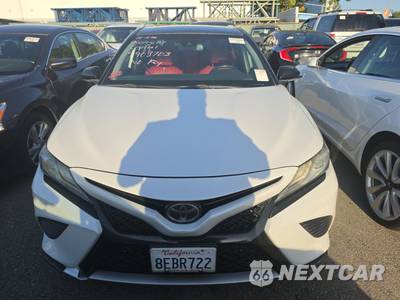 2018 Toyota Camry XSE - zdjęcie 2 z 38 - miniatura