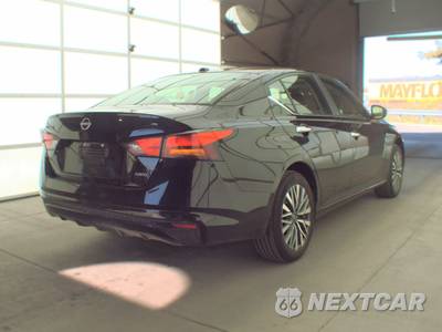 2025 Nissan Altima SV - zdjęcie 4 z 34 - miniatura