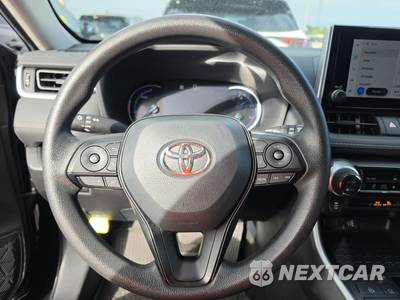 2025 Toyota RAV4 Hybrid XLE - zdjęcie 10 z 27 - miniatura