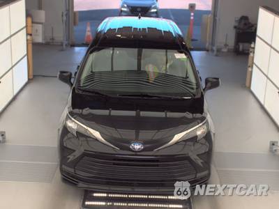 2025 Toyota Sienna LE 8-Passenger 120.5" WB - zdjęcie 2 z 41 - miniatura