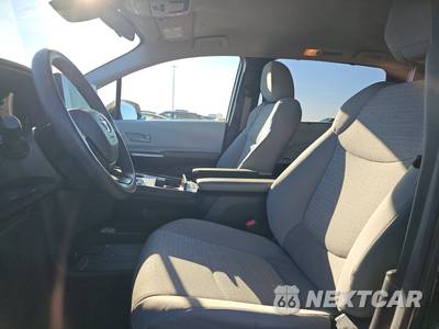 2025 Toyota Sienna LE 8-Passenger 120.5" WB - zdjęcie 7 z 41 - miniatura