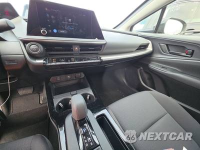 2026 Toyota Prius LE - zdjęcie 11 z 41 - miniatura