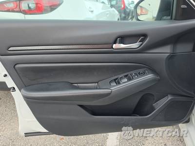 2025 Nissan Altima SV - zdjęcie 9 z 19 - miniatura