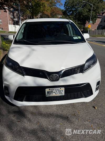 2018 Toyota Sienna SE 8-Passenger 119.3" WB - zdjęcie 8 z 22 - miniatura