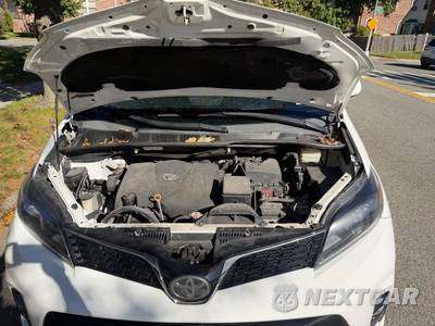 2018 Toyota Sienna SE 8-Passenger 119.3" WB - zdjęcie 16 z 22 - miniatura
