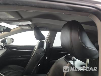 2023 Toyota Camry SE - zdjęcie 14 z 17 - miniatura
