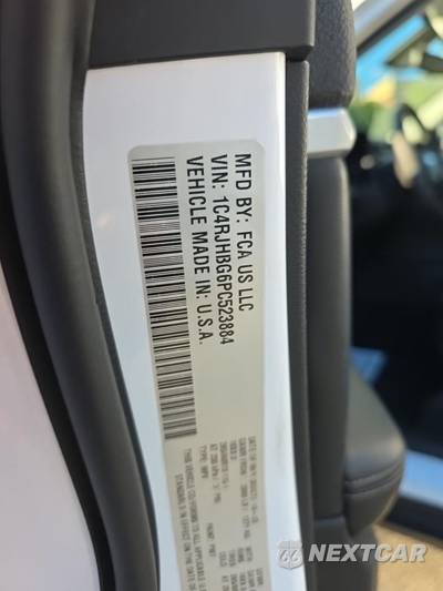 2023 Jeep Grand Cherokee Limited - zdjęcie 17 z 30 - miniatura